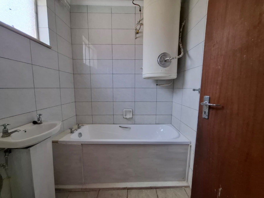 To Let 1 Bedroom Property for Rent in Bloemfontein Free State